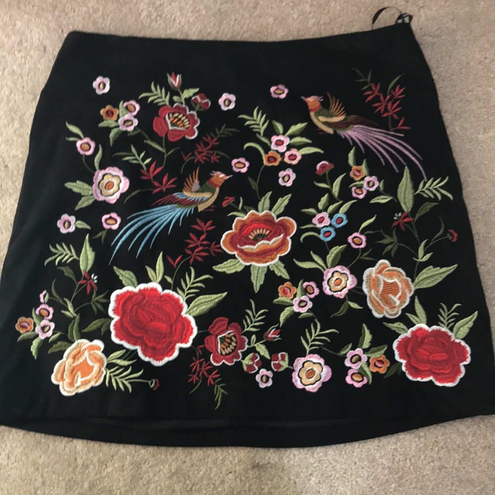 Forever 21 black embroidered skirt